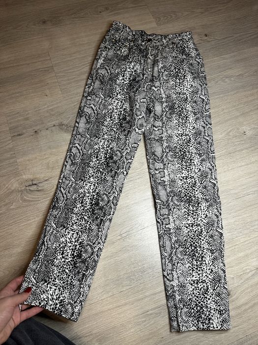 Spodnie w print węża | S / 36 | średni stan