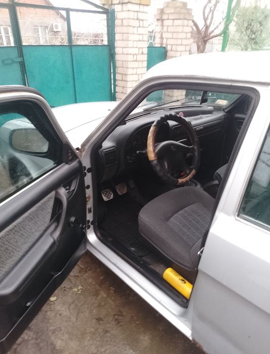 Продам Волга 31105