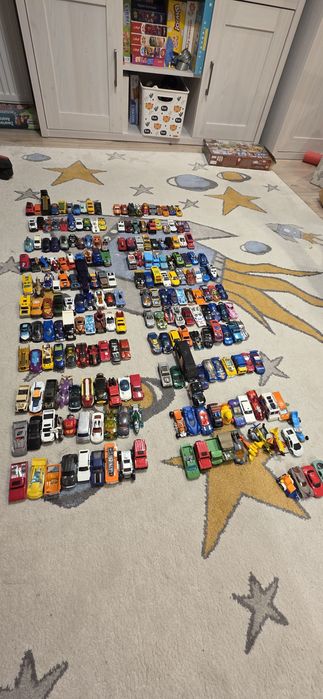 Hot Wheels auta 200 szt.
