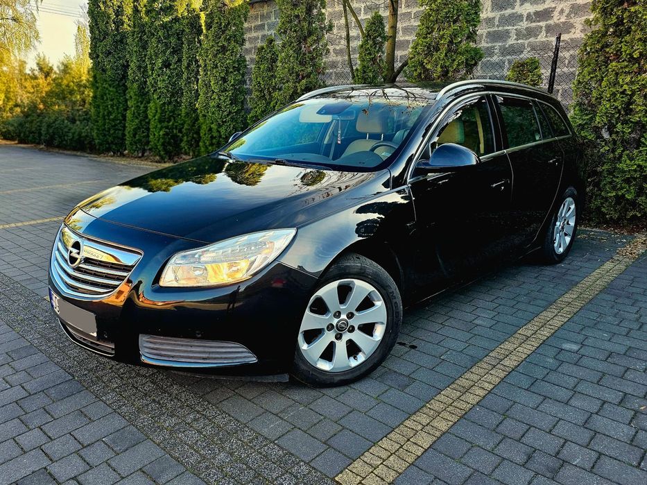 Opel Insignia Opel insignia A 2009 Kombi 1.6 Turbo jasny środek