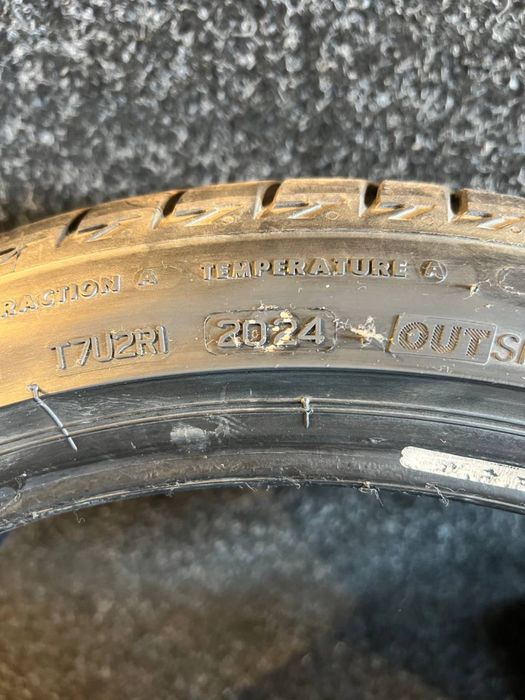 Brigestone 225/40R18 Turanza T005