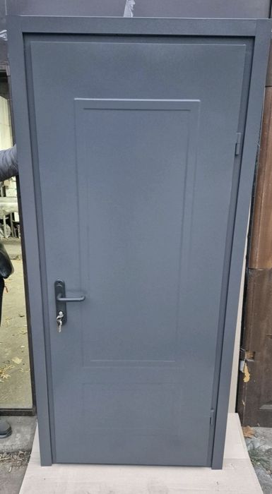 Двері Вхідні металеві в будинок/хоз приміщення/в наявності/Нестандарти