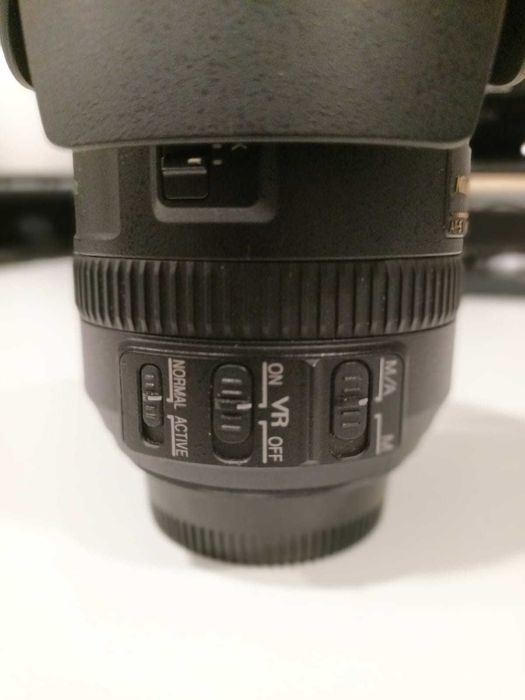 Nikon D90 + Objetiva AF-S 18-200mm VR + Acessórios em Excelente estado