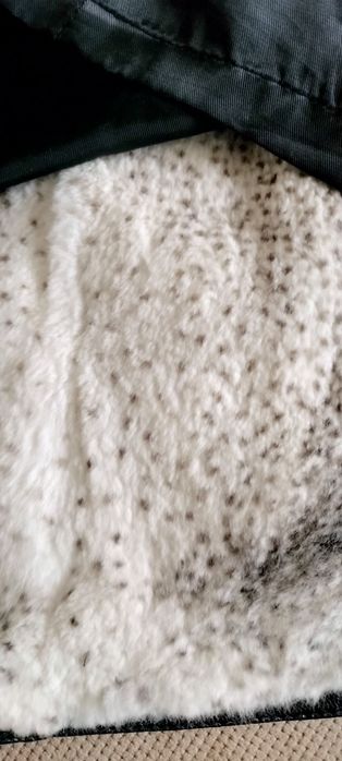 Кожаная куртка с чернобуркой.