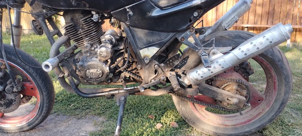 Подам Yamasaki ym 200 після падіння пишіть на двінки невідповідаю