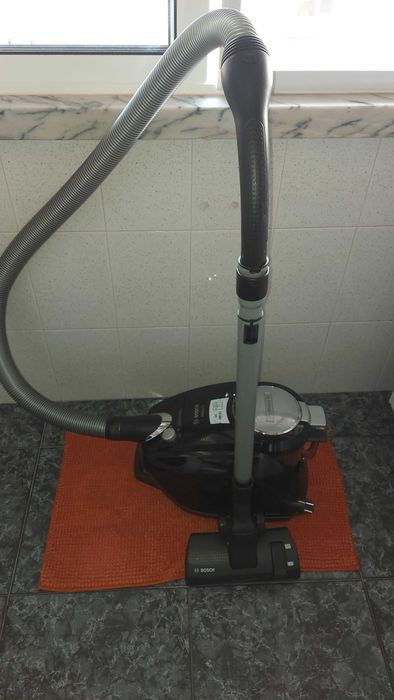 Aspirador Bosch GS50 Power Silence 2 sem saco com filtro HEPA
