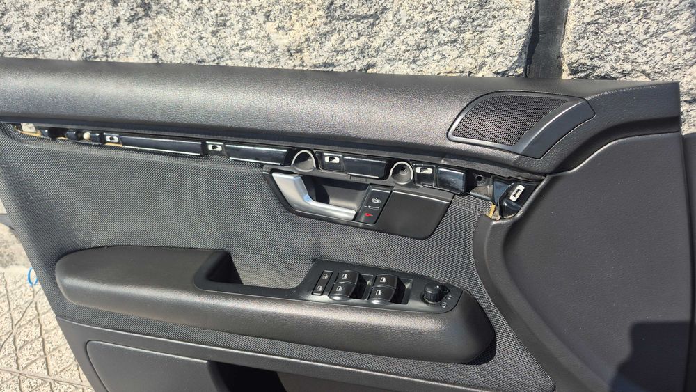 »Quartelas/ Forras das portas AUDI A4 B6-B7 (8E)2000-2008 - SLINE ORIGINAIS em excelente estado* - PRETAS!