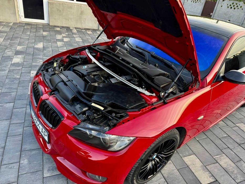 BMW 3 Series 2007 E92  •  325i AT (218 к.с.) xDrive  •  Base