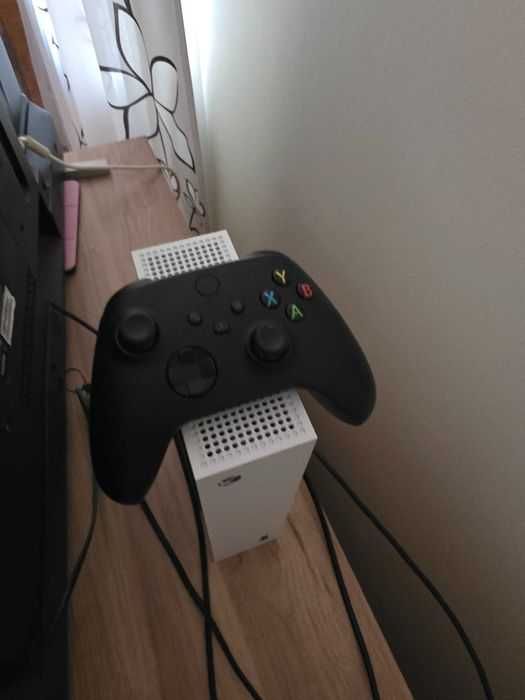 Xbox series s z padem