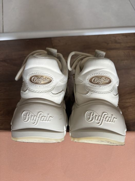 Buty Buffalo bezowe 39