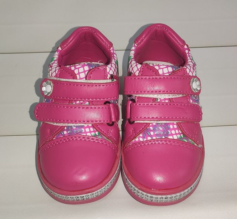 Кросівки для дівчинки 22р та 24р.