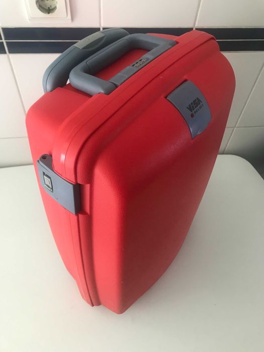 Mala vermelha pequena