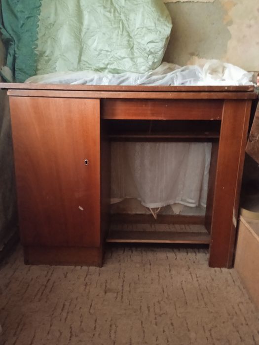 Стол журнальный стекло, деревянный,письменный советский
