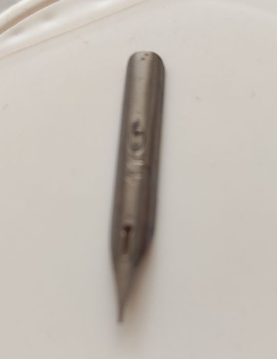 Пір'я для письма, каліграфії, креслення та для чорнильних авторучок