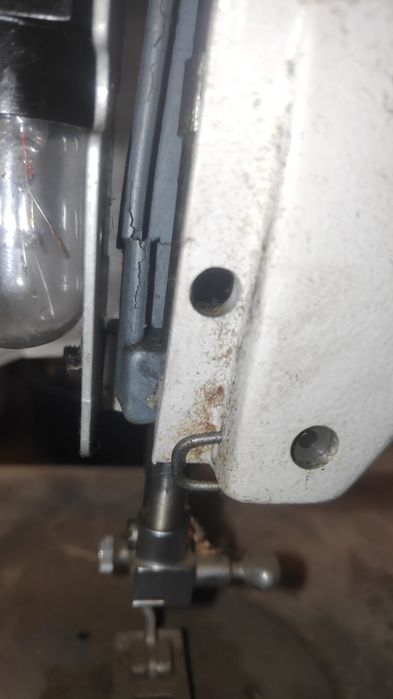 Uszkodzona maszyna do szycia łucznik 738 super zig-zag