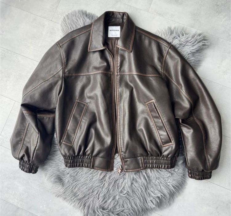 шкіряна куртка Bershka