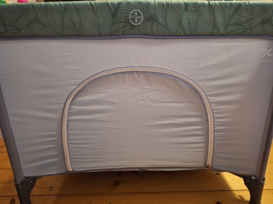 Дитячий ігровий манеж MoMi