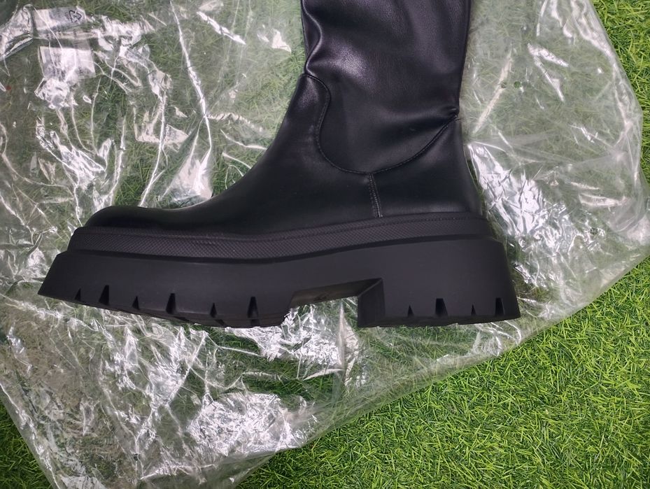 Botas Pull e Bear