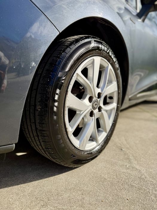 Renault Clio 0.9 TCe 2019 **Desde 139€ mês**