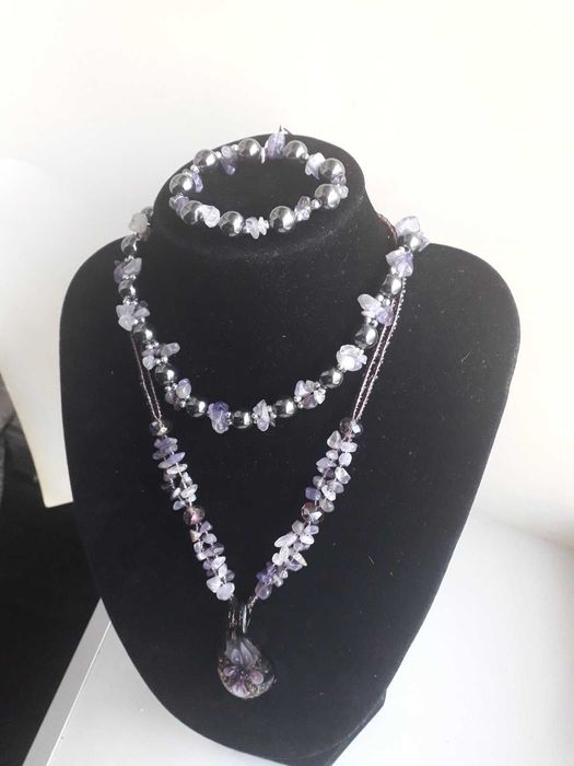 Бусы, серьги, кулоны с натуральными камнями