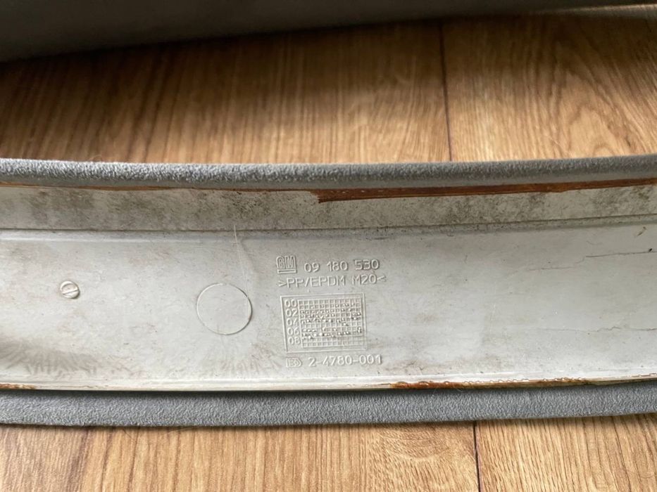 Opel vectra C 09 180 531 передні стійки салону алькантара