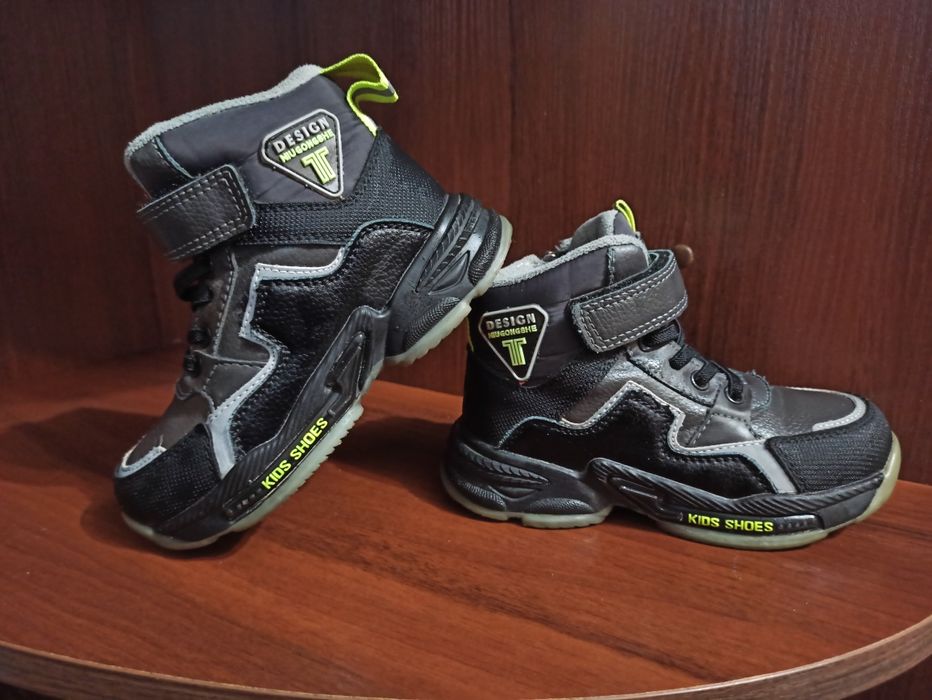 Демісезонні черевики 28-го розміру