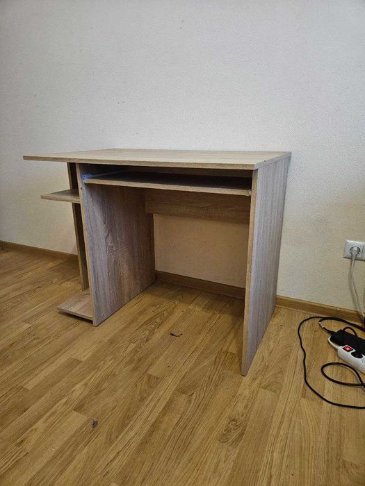Терміновий продаж комп'ютерного стола