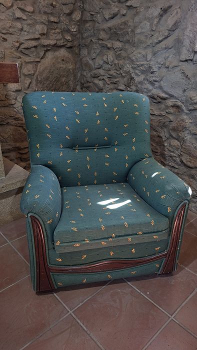Sofá cama e poltronas