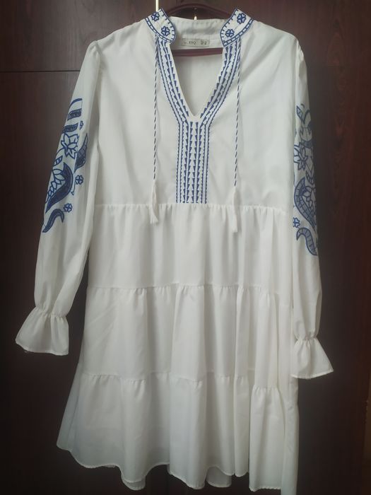 Вишивана сукня, вишиванка