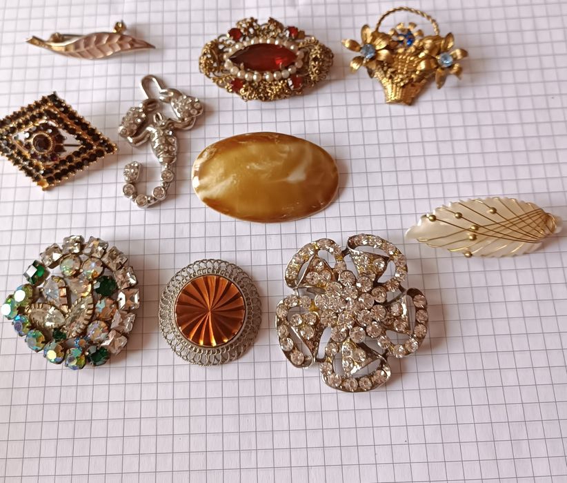 Винтажные броши на подарок