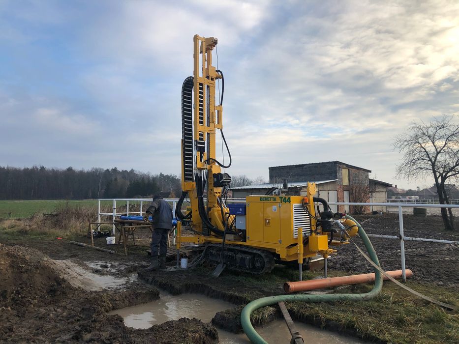 Wiercenie studni/ Studnie wiercone/ Studnie Głębinowe/ Pompy ciepła