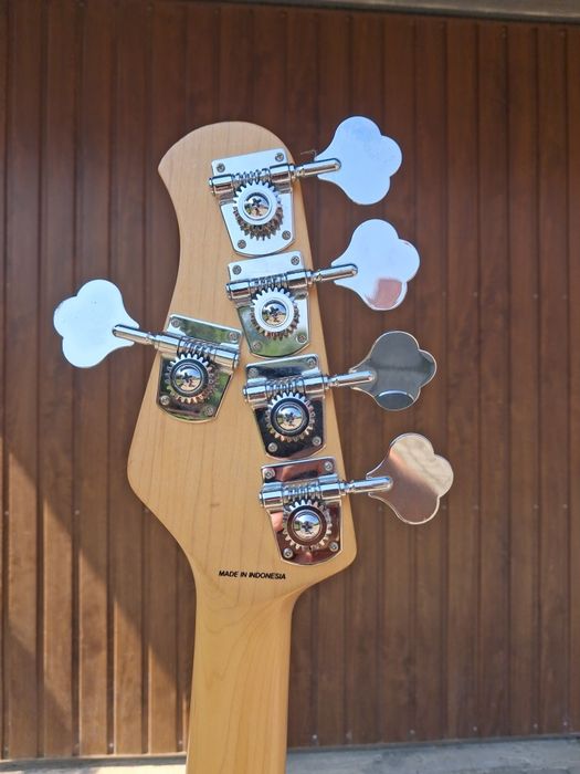 Gitara basowa  Sterling by Music Man StingRay RAY35  Natural