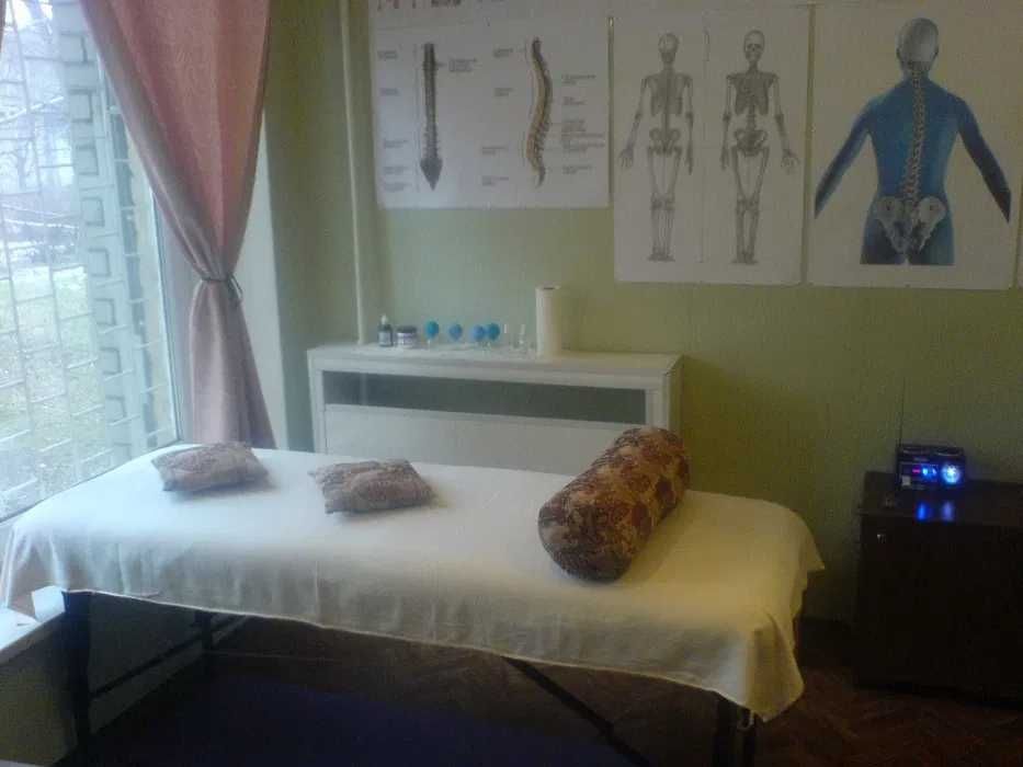 Профессиональный массажист-реабилитолог, мануальный терапевт.