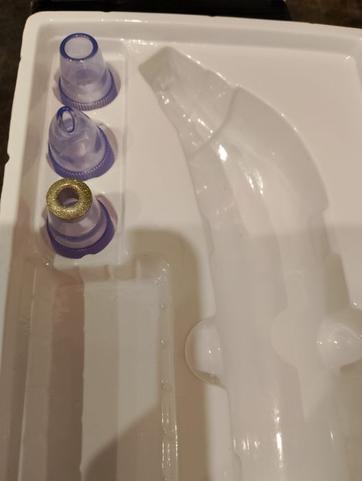 Urządzenie do czyszczenia twarzy , zaskórników,końcówki