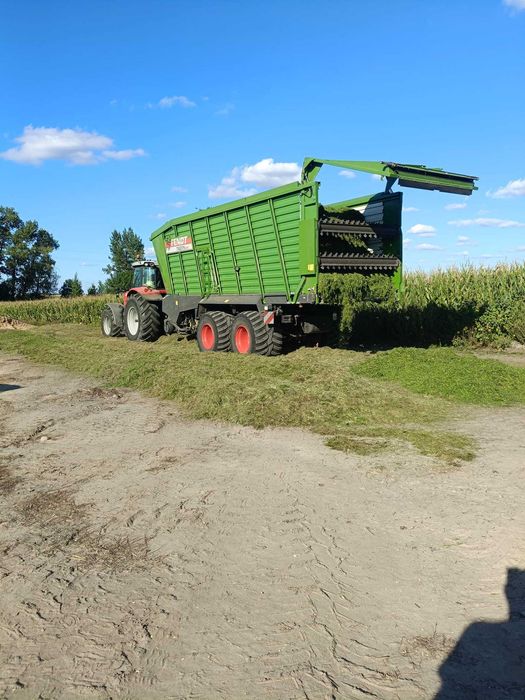 Usługi zbioru traw Przyczepą samozbierającą Fendt tigo 75