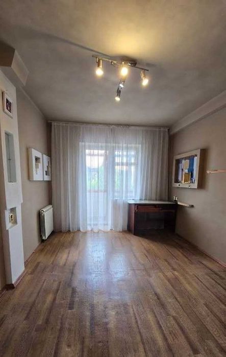 Терміново! Недорого продам 1-но кім. квартиру біля метро "Дарниця" (5 хв. транспортом або 15 хв. пішки)