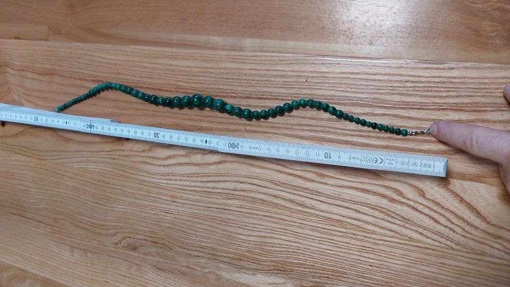 Малахіт натуральный камень намисто