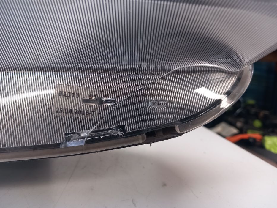Otica direita Seat Ibiza 6J Xenon