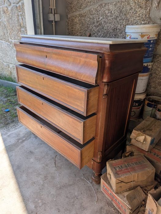 Cómoda com pedra marmore