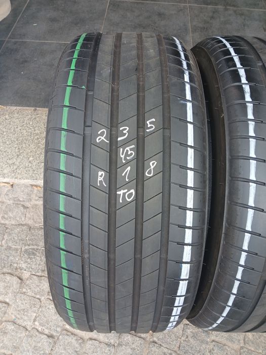 2 pneus 235 45 r18 tesla T0 Bridgestone