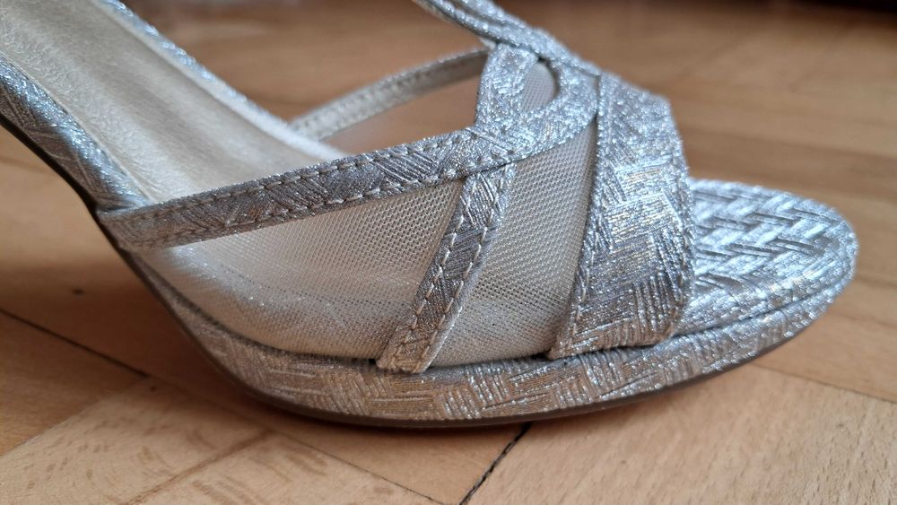 Sandały na obcasie buty damskie Menbur rozm 38 srebrzyste