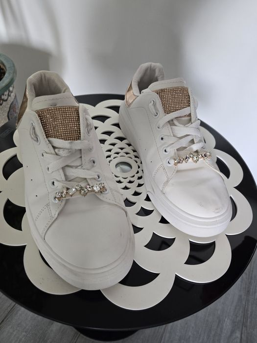 Buty sportowe białe