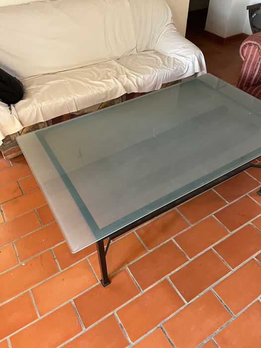 Mesa em ferro e vidro