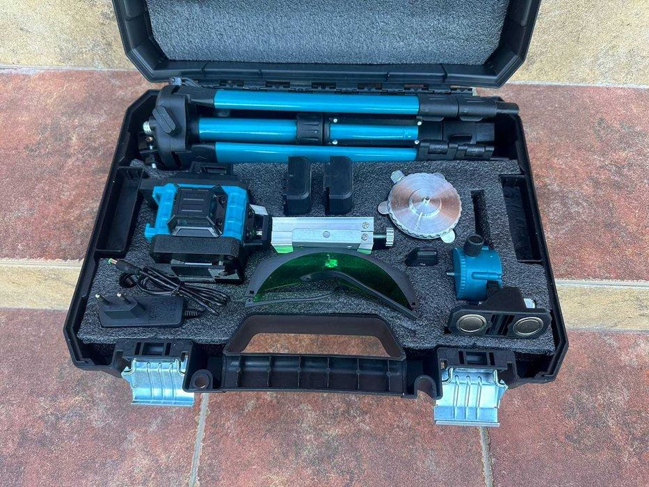 Лазерный уровень 4D нивелир 16 лучей. Тринога +кейс. Макита