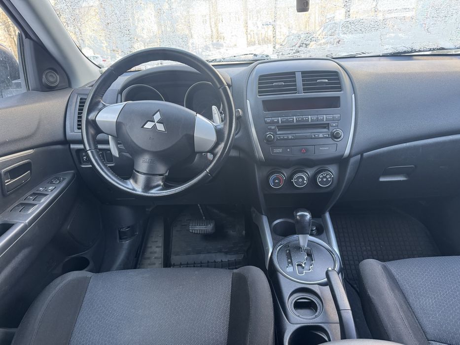 Mitsubishi ASX 2012 год автомат 136тыс. пробег