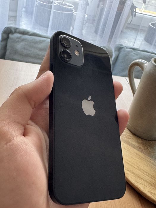 iPhone 12 - Stan BDB (kondycja baterii 94%)