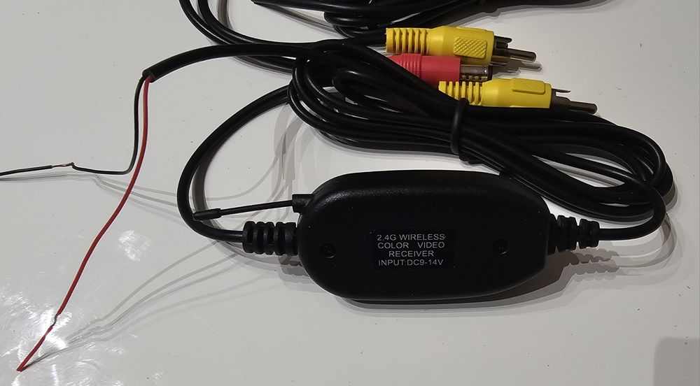 Bezprzewodowy Zestaw do Transmisji Sygału z Kamery Cofania 2,4 GHz