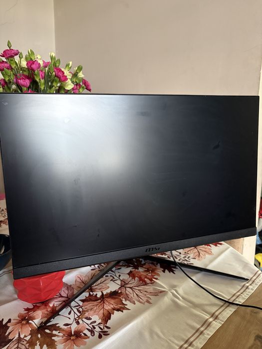 Monitor MSI z zasilaczem