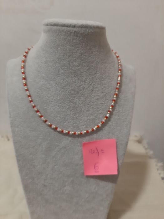 Colares de missangas do projecto Seis Mãos