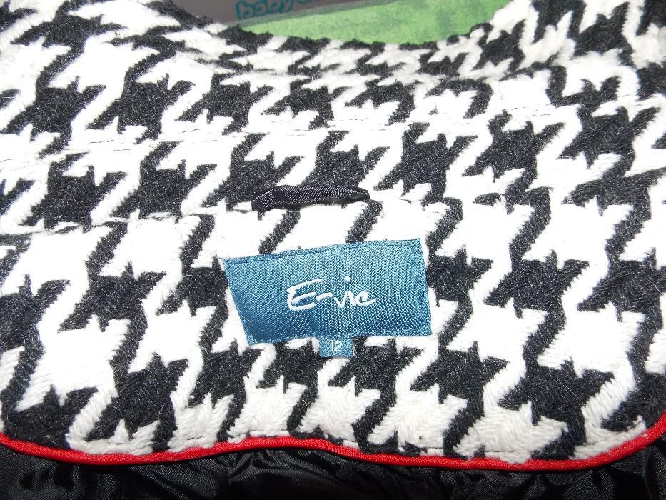 Znakomita Kurtka biało czarna